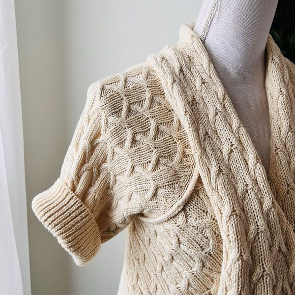 Banana Republic Cream Knitted Short Sleeve Shrug Sweater Size Small - Picture 2 of 6